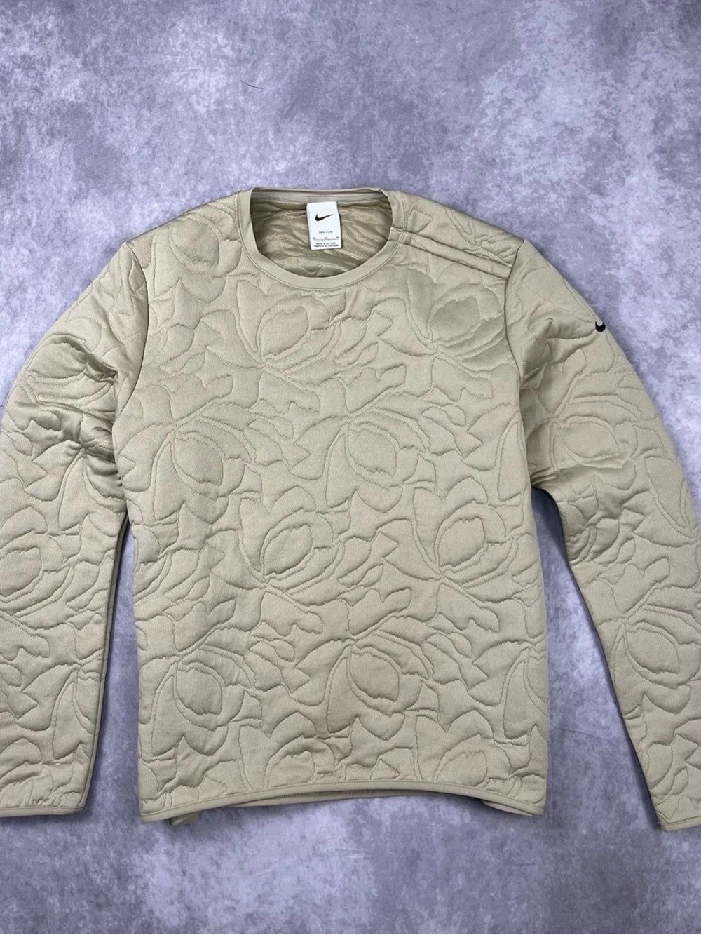 [17] Nike Jacquard Embossed
Sweatshirt - Size M